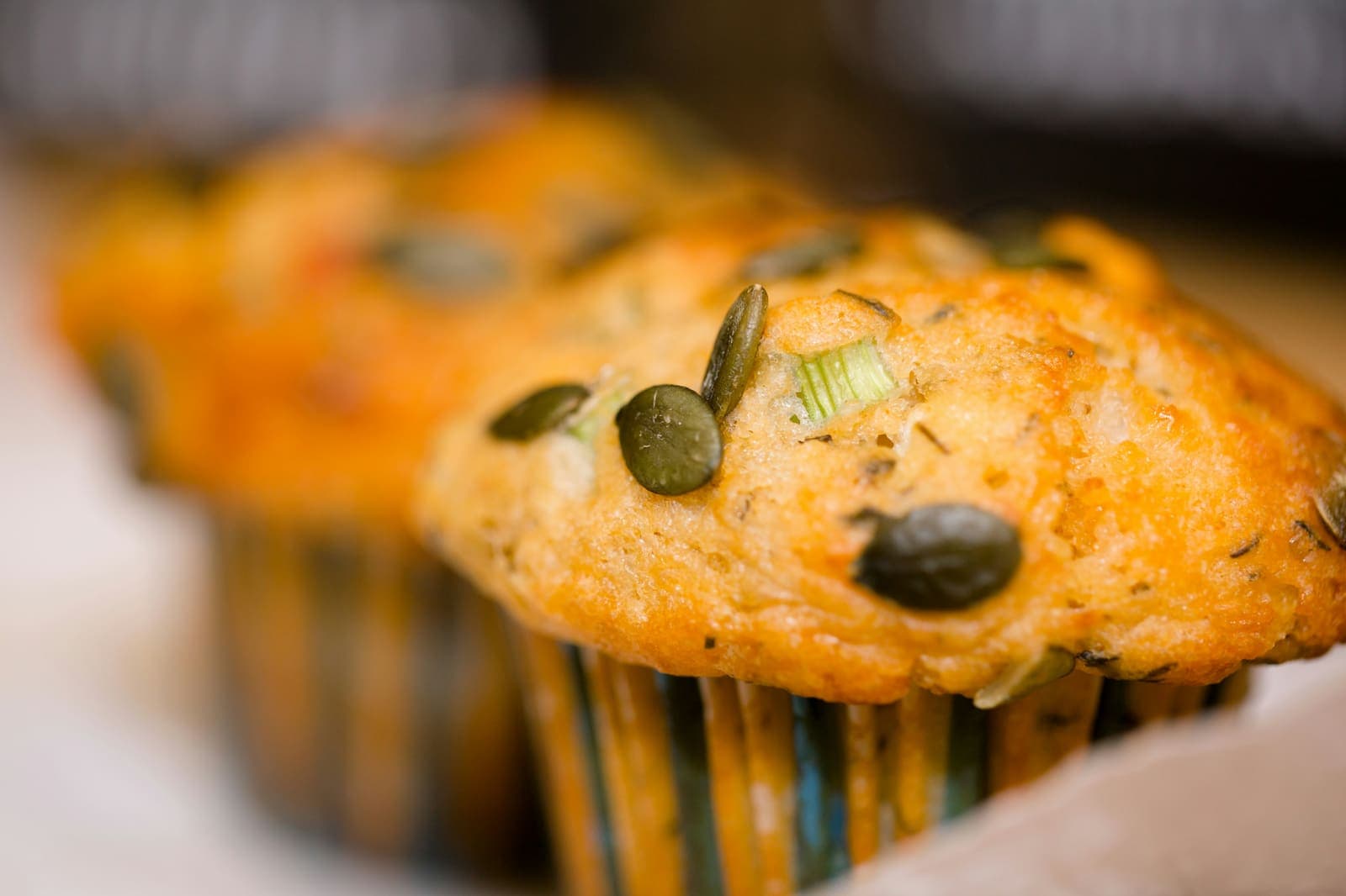 Muffins salés moelleux aux restes de légumes et de fromage